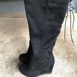 Black platform heel boots